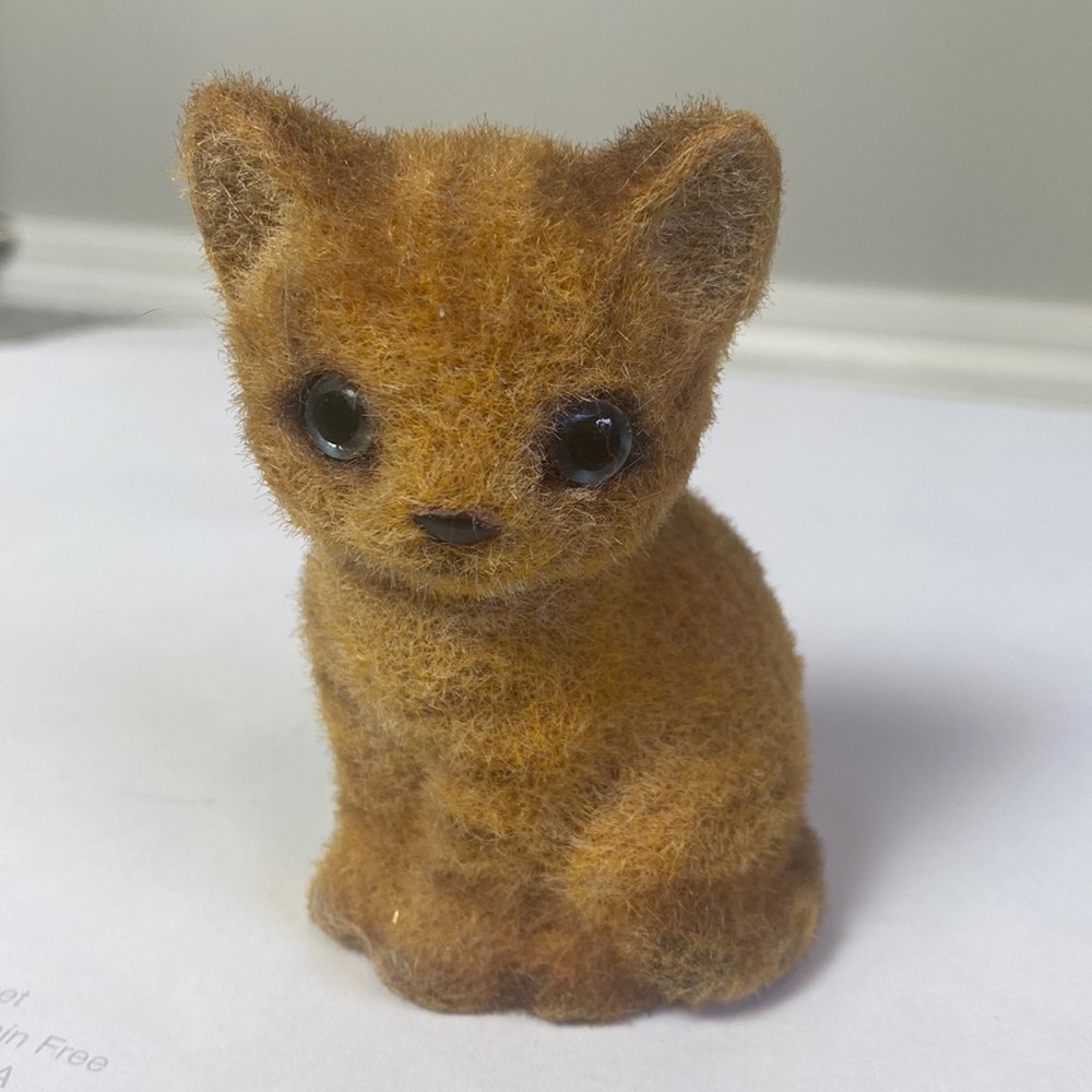 Vintage Josef Originals flocked tabby cat figure w/ blue glass eyes 3.5"